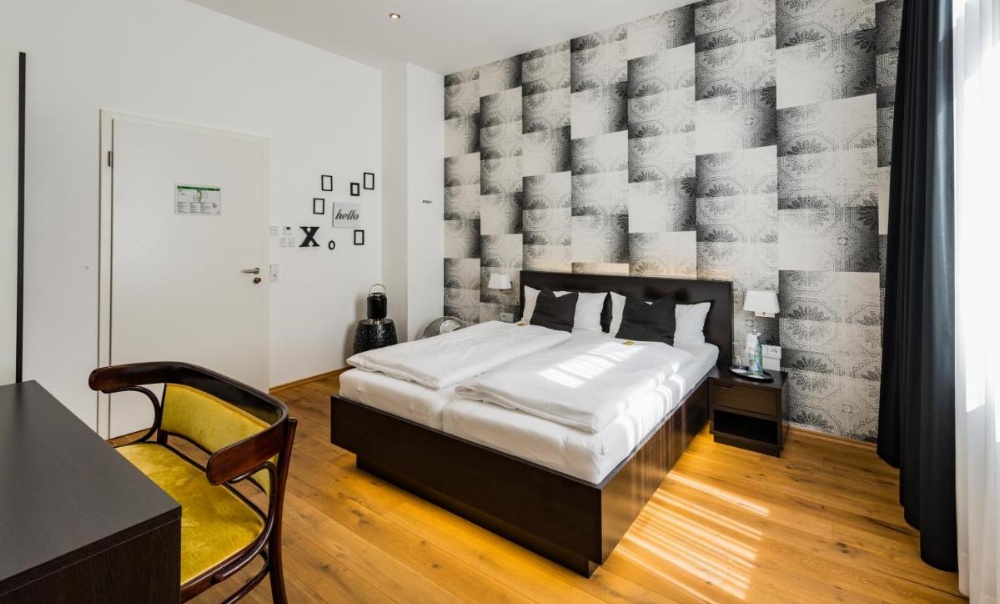 Room image 4