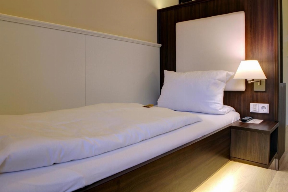 Room image 3