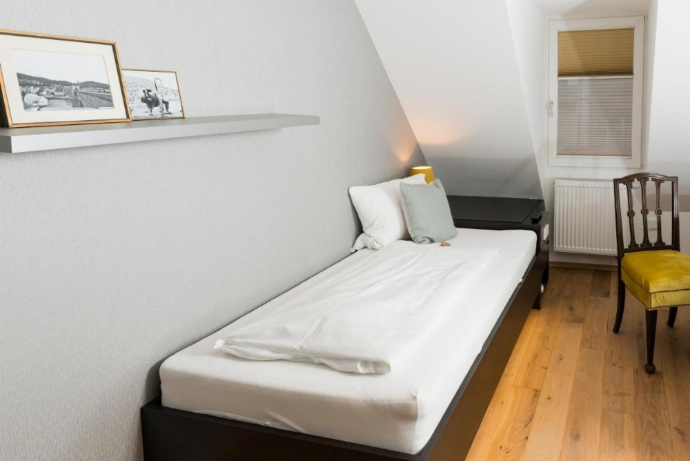 Room image 2