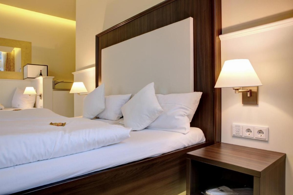 Room image 4